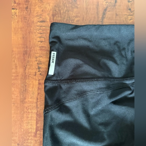 Floral Patterned  capri  Leggings - Picture 6 of 6